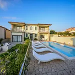 Sunset Deluxe Lejlighed Vir