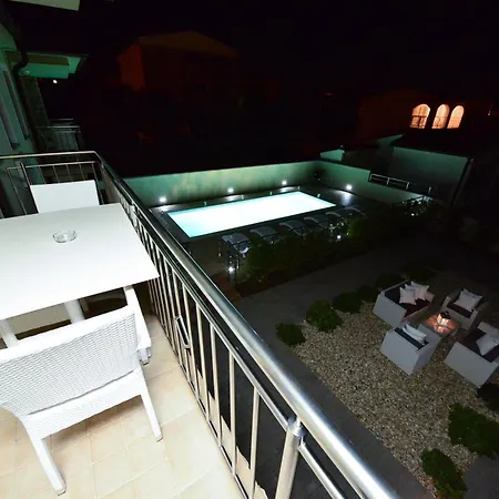Sunset Deluxe Vir