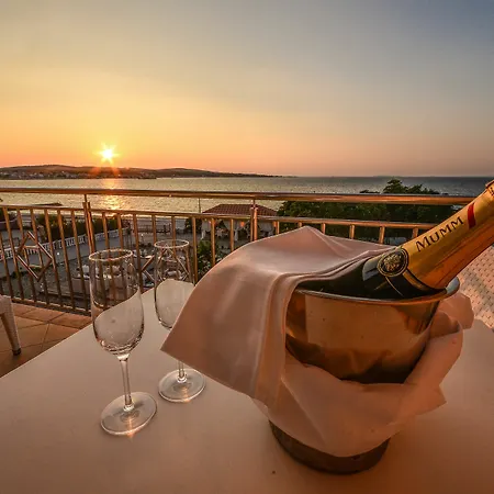 Apartment Sunset Deluxe Vir