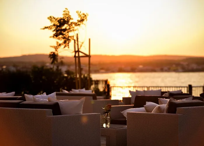 Sunset Deluxe Apartman Vir