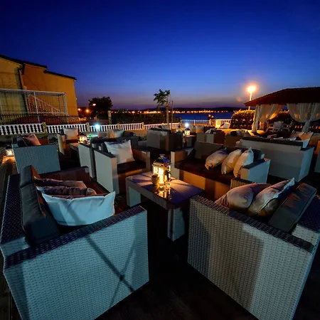 Sunset Deluxe Vir