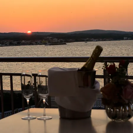Sunset Deluxe Vir